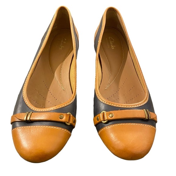 Clarks Henderson Bird Leather Flats - Picture 2 of 10